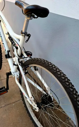 MOUNTANBIKE ALUMINIO EXCELENTE ESTADO