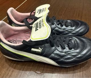 Botas de Fútbol Negras Puma King Top Mundial