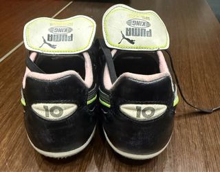 Botas de Fútbol Negras Puma King Top Mundial