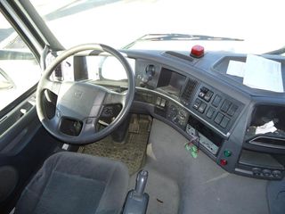 Volvo FM 11 330-CAMIONES GRUA