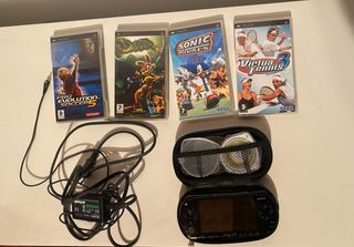 PSP + Cargador, Funda y 4 Juegos