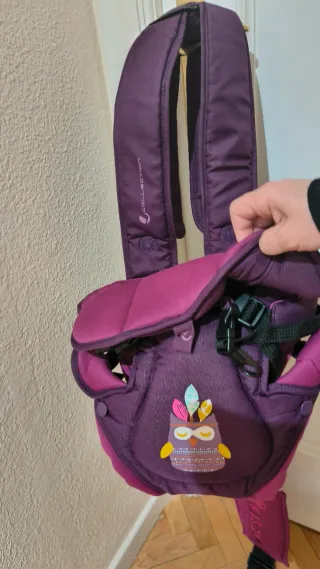 Mochila portabebés morada con búho