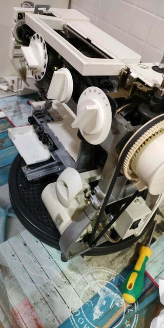 Máquina de coser Pfaff HOBBY 1040 -para despiece-