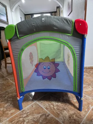 Parque infantil con colchón