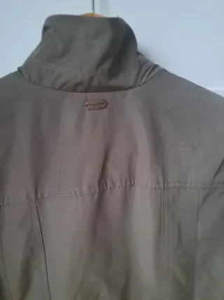 Gabardina corta Massimo Dutti verde oliva