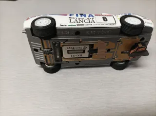 Coche Scalextric Lancia Delta FINA