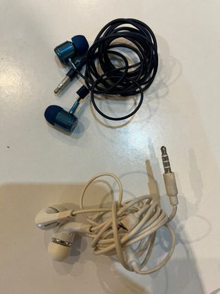 Lote Cables USB-mini USB,Auriculares y Cargadores.