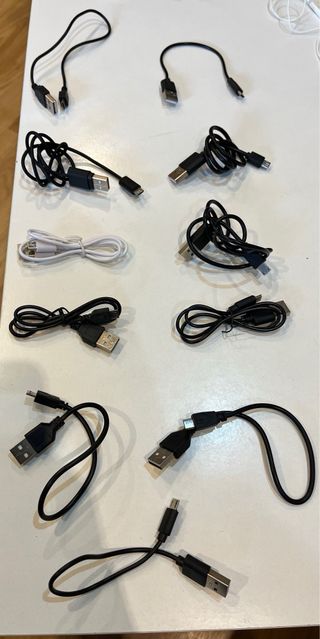 Lote Cables USB-mini USB,Auriculares y Cargadores.