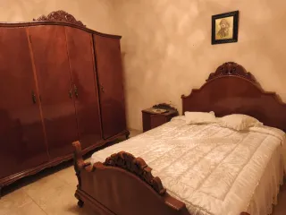 Cama de madera antigua