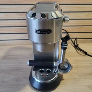 Cafetera De'Longhi Dedica EC685.M
