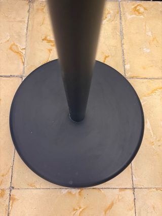 Perchero de pie madera y metal.