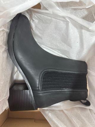 CHOLLO! Botín Clarks Negro Talla 41