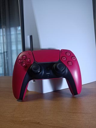 Consola PS5 + Mando Rojo
