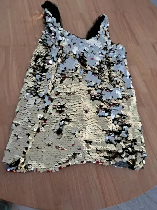 Vestidos de fiesta dorados y morados