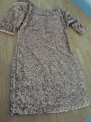 Vestidos de fiesta dorados y morados