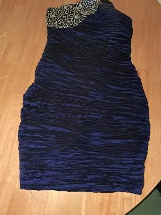 Vestidos de fiesta dorados y morados