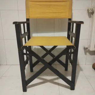 Silla tipo director, las medidas no  corresponden