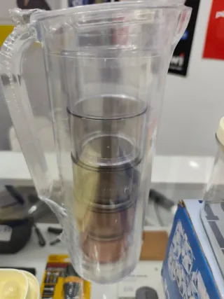 Jarra Plástico 1 L  con 4 Vasos y Cubitera