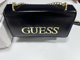 Bolso Guess Negro y Dorado