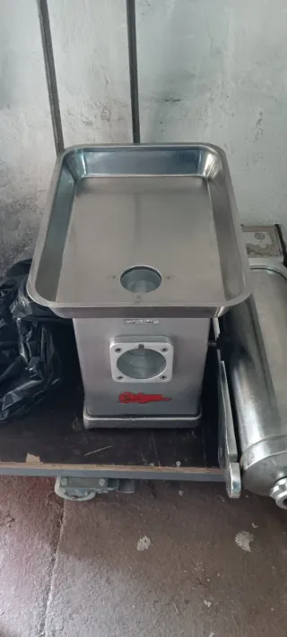 Máquinas de carnicería industrial.