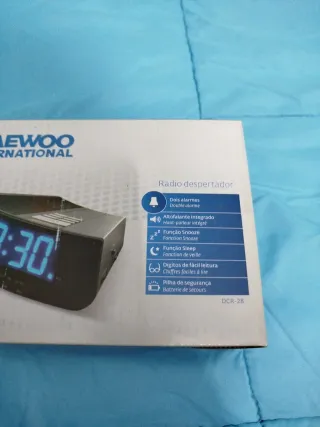 Radio Despertador Negro