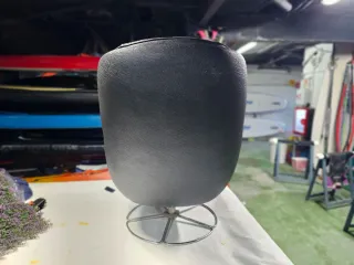 Sillón giratorio de piel negro