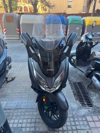 Honda Forza 125 Negra