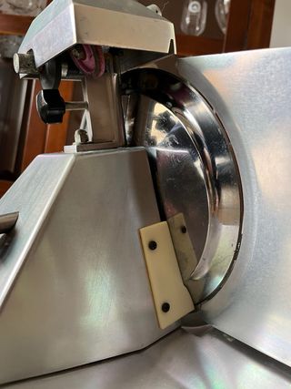 Affettatrice elettrica professionale