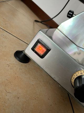 Affettatrice elettrica professionale