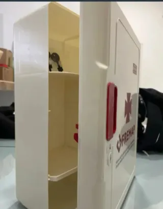 Armario botiquín FREMAP con cerradura