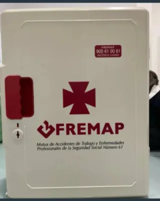 Armario botiquín FREMAP con cerradura