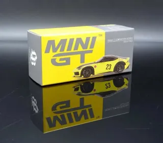Mini GT 826 Nissan Z LB Nation Works