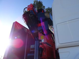 Scania G 440-CAMIONES PORTAMAQUINARIAS