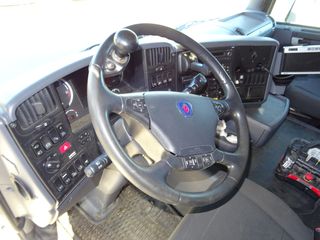 Scania G 440-CAMIONES PORTAMAQUINARIAS