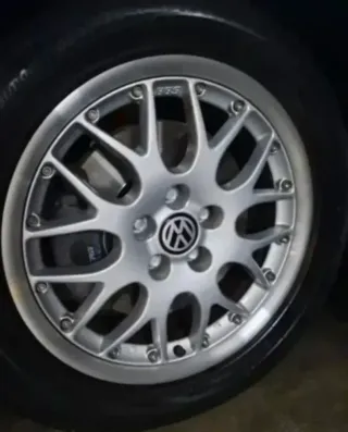 TAPA CENTRO RUEDA LLANTA BUJE VOLKSWAGEN 6N0601171