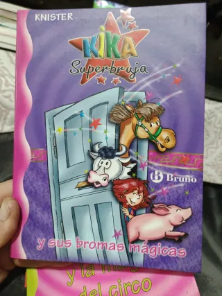 Kika Superbruja y la aventura espacial (Kika Su...