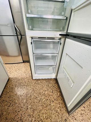 Nevera Bosch 2m alto x 60cm ancho