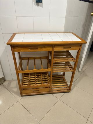 Mesa auxiliar de cocina con botellero