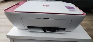 Impresora HP DeskJet 2823e Rosa y Blanca