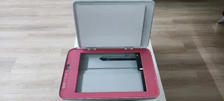 Impresora HP DeskJet 2823e Rosa y Blanca