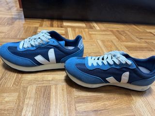 Zapatillas Veja Azul y Beige