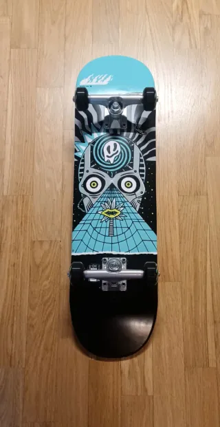 Monopatin SK Complete 100 Kids 7'5 + Casco