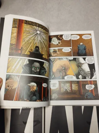 AKIRA (CÓMIC MANGA) (Spanish Edition)