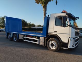 Volvo FM 410-CAMIONES PORTAMAQUINARIAS