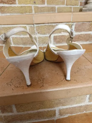 Prada Décolleté Pelle Struzzo Bianca e paia n.38,5