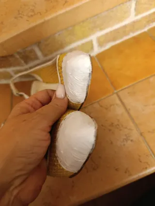 Prada Décolleté Pelle Struzzo Bianca e paia n.38,5