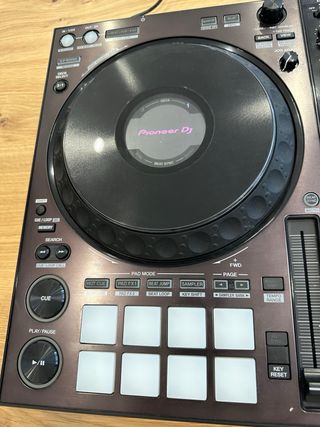 Controladora Pioneer DDJ-1000 Rekordbox