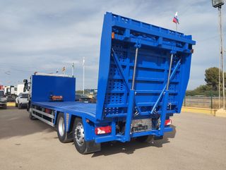 Scania P 380-CAMIONES PORTAMAQUINARIAS