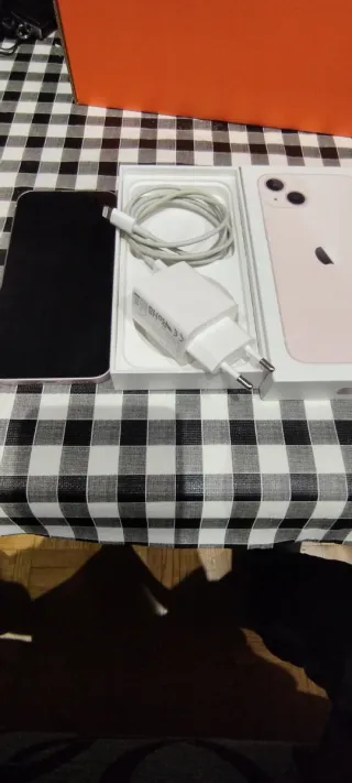 iPhone 13 Rosa