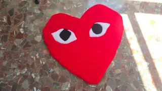 Alfombra Tufting Corazón Comme des Garçons